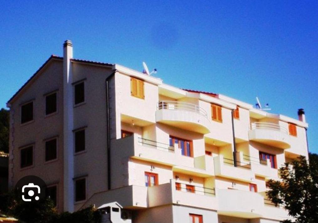 Apartments Belic With Pool Елса Экстерьер фото